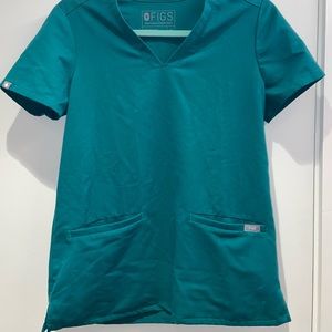 Figs 3 Pocket Scrub Top in Emerald Green